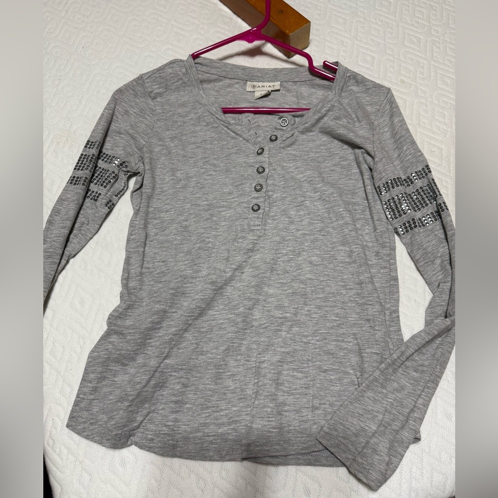Ariat small women’s top